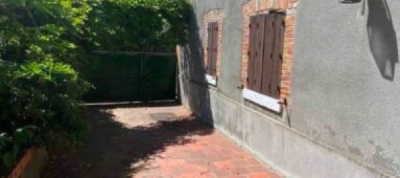 2 bedrooms House in Menetreol-sur-Sauldre, France No. 317505 3