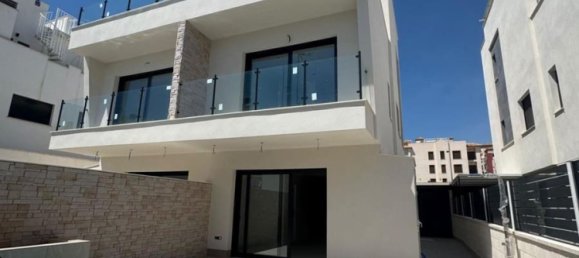 4 bedrooms House in Guardamar del Segura, Spain No. 188354 15