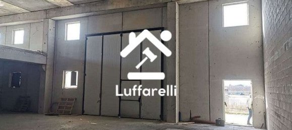660m² Warehouse in Marsciano, Italy No. 42135 5