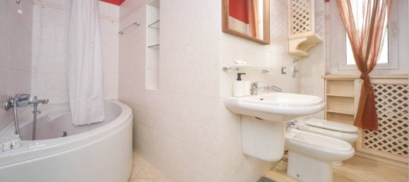 2 bedrooms Apartment in Milan, Italy No. 328408 16