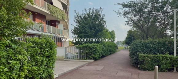 3 rooms Apartment in Segrate, Italy No. 257717 3