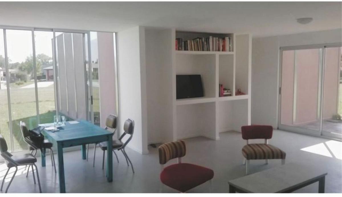 3 bedrooms House in Pilar, Argentina No. 101860