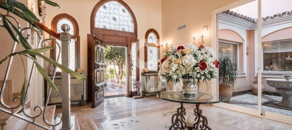 8 bedrooms Villa in Estepona, Spain No. 24235 7