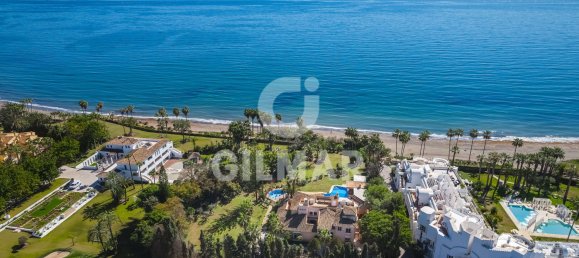8 bedrooms Villa in Estepona, Spain No. 24235 2