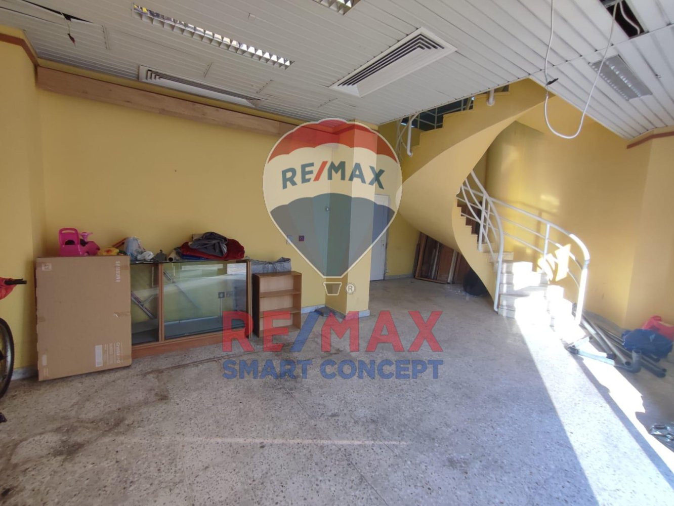 Магазин 182м² в Hamdan Street, ОАЭ № 25876