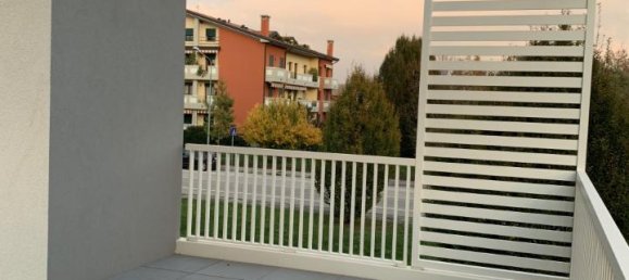 4غرفة شقة في Selvazzano Dentro, Italy رقم 21820 3