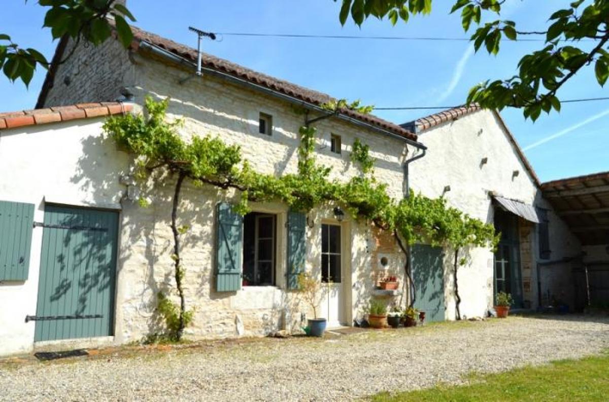 5 bedrooms House in Lizant, France No. 22462