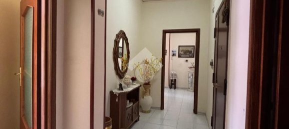 3 Schlafzimmer Wohnung in Naples, Italy, Nr. 273372 7