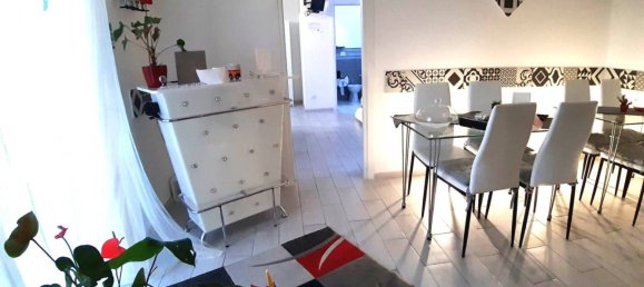 Apartamento de 3 dormitorios en Acquappesa, Italy No. 275698 2
