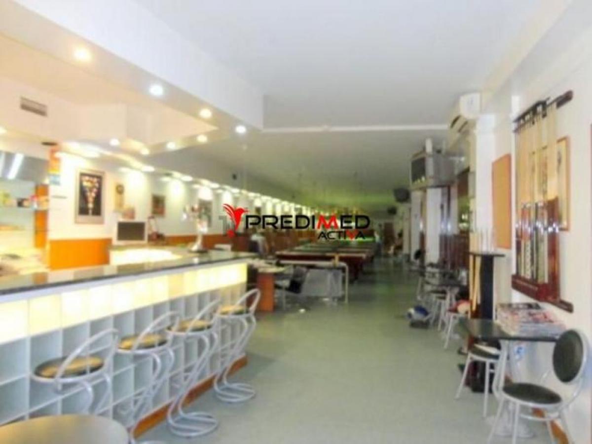 Tienda en Vila Nova de Gaia, Portugal 280 m² No. 8227