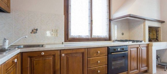 4 bedrooms Villa in Passignano sul Trasimeno, Italy No. 55659 7