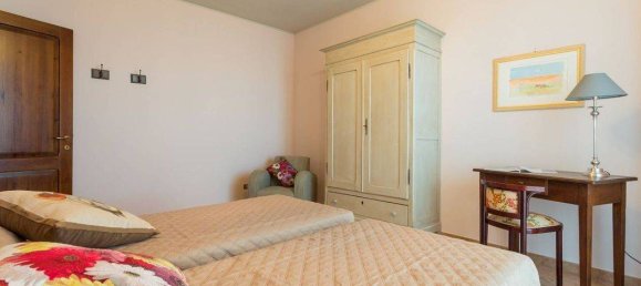 4 bedrooms Villa in Passignano sul Trasimeno, Italy No. 55659 10