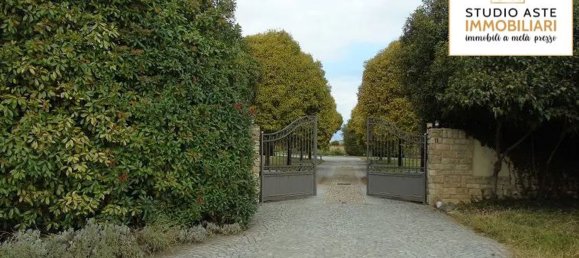 460m² Building in Caselle Torinese, Italy No. 95178 5