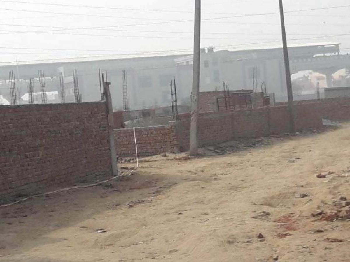 Земельный участок в Нойда, Индия № 30868