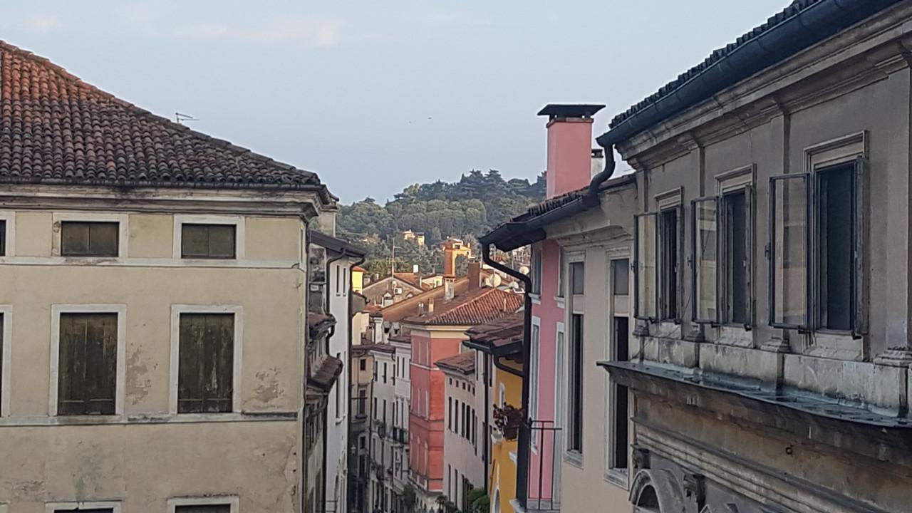 Edifício de 7 divisões em Vicenza, Italy N.º 228176