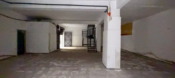 280m² Commercial property in Catania, Italy No. 311048 16