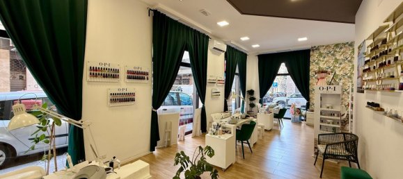 280m² Commercial property in Catania, Italy No. 311048 8