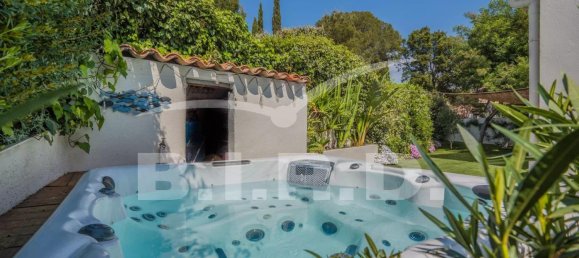 3 bedrooms Villa in Frejus, France No. 353241 4