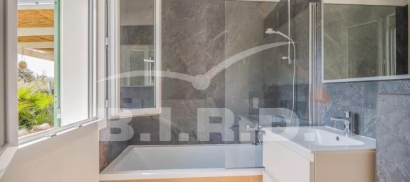 3 bedrooms Villa in Frejus, France No. 353241 9