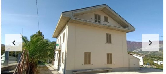 8 rooms House in Civitaquana, Italy No. 251054 9
