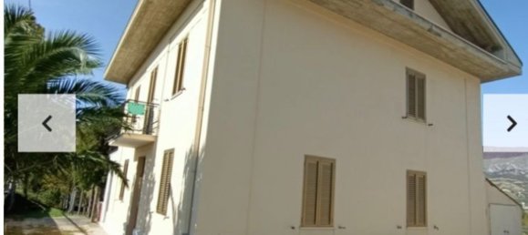 8 rooms House in Civitaquana, Italy No. 251054 11