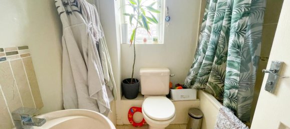 Дом с 2 спальнями в Бордон, Великобритания № 13871 3