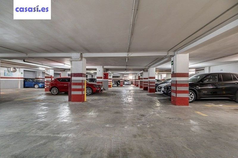 Propiedad comercial en Granada, Spain 917 m² No. 237862