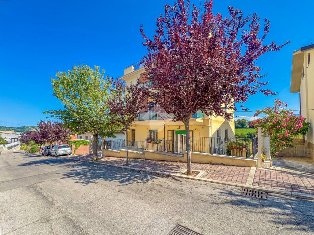 2 Schlafzimmer Wohnung in Chieti, Italy, Nr. 346130