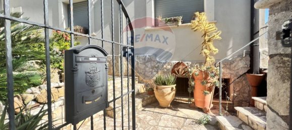 Дом с 3 спальнями в Матера, Италия № 17235 3