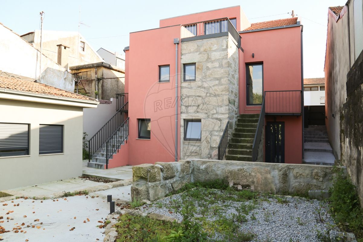 5 bedrooms House in Porto, Portugal No. 166221