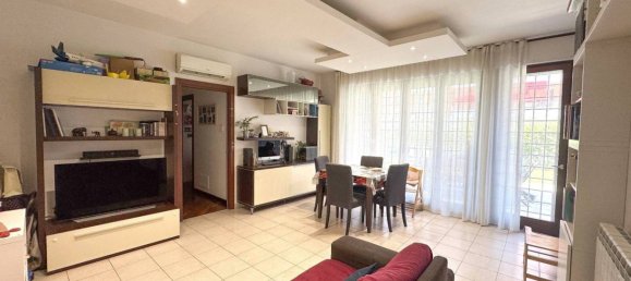 2 bedrooms Apartment in Rome, Italy No. 299367 5