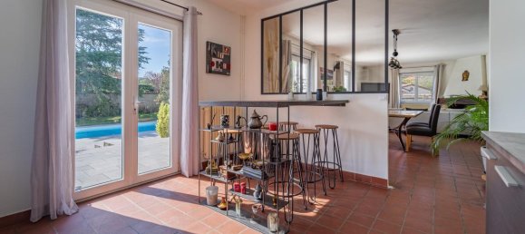 6 bedrooms House in Brignais, France No. 273059 7