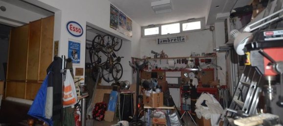 Lagerhaus in Sesto Fiorentino, Italy 154m², Nr. 228602 2