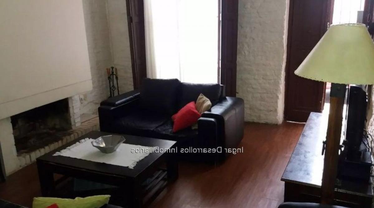 3 bedrooms Apartment in Montevideo, Uruguay No. 5299