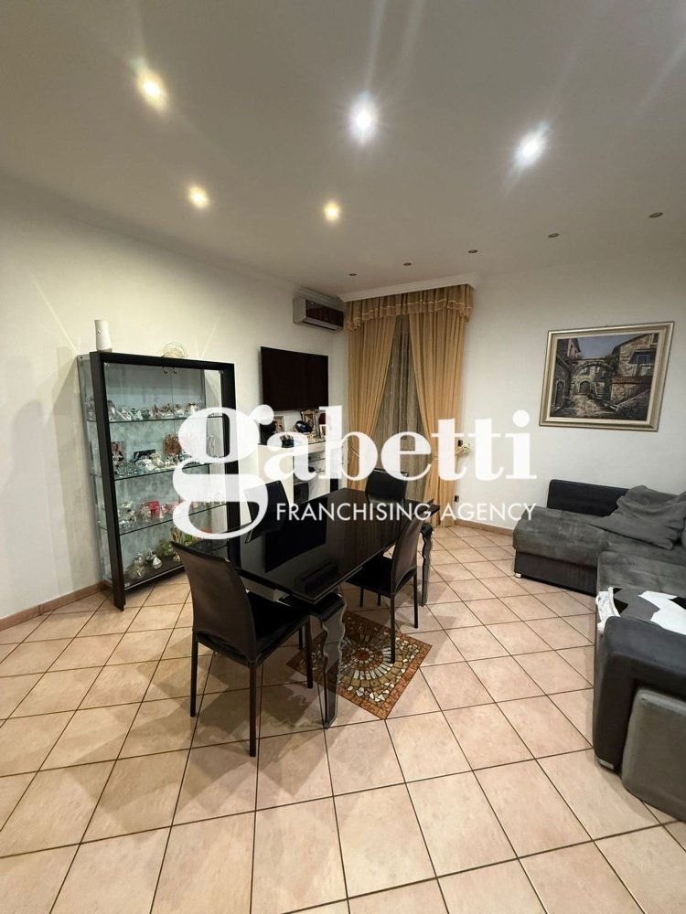 Apartamento de 3 habitaciónes en Rome, Italy No. 156914