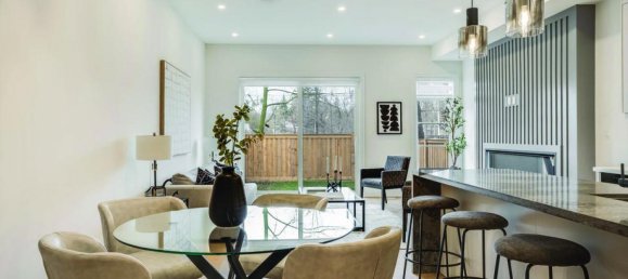 5 bedrooms House in Mississauga, Canada No. 515 11