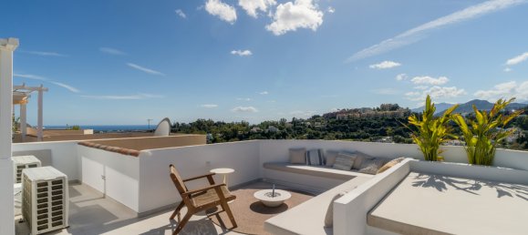 3 bedrooms Penthouse in La Quinta, Spain No. 139209 9