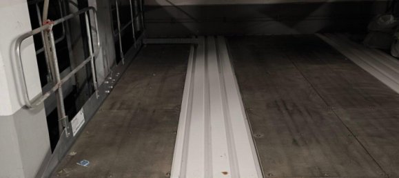 Parking à Nurnberger Land, Germany No. 262956 4