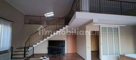 Apartamento de 4 dormitorios en Mozzate, Italy No. 276980 3