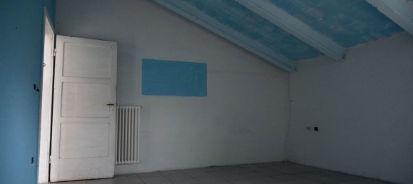 Casa de 7 habitaciónes en Finale Emilia, Italy No. 191229 52