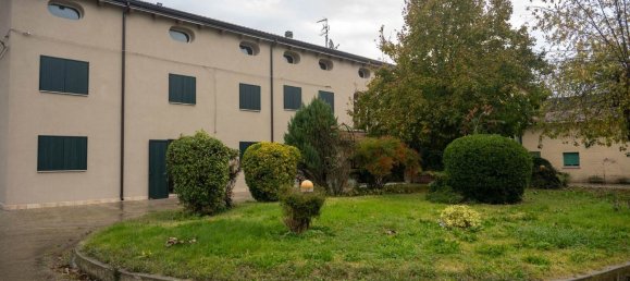 Casa de 7 habitaciónes en Finale Emilia, Italy No. 191229 2