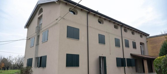 Casa de 7 habitaciónes en Finale Emilia, Italy No. 191229 19