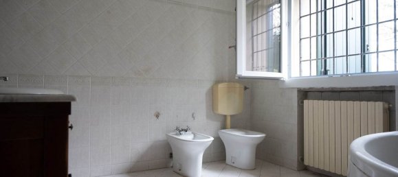 Casa de 7 habitaciónes en Finale Emilia, Italy No. 191229 68