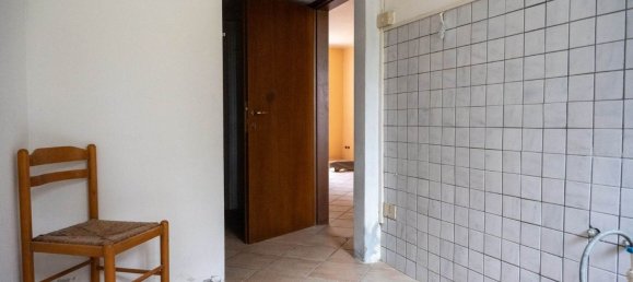 Casa de 7 habitaciónes en Finale Emilia, Italy No. 191229 71