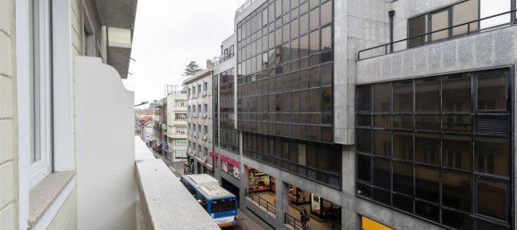 Квартира с 3 спальнями в Порту, Португалия № 53430 11