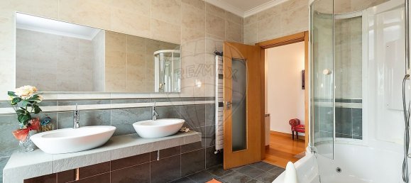 4 bedrooms House in Leiria, Portugal No. 24306 11