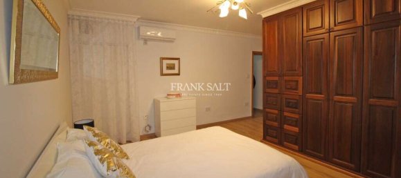 3 bedrooms Apartment in Birgu, Malta No. 8088 14
