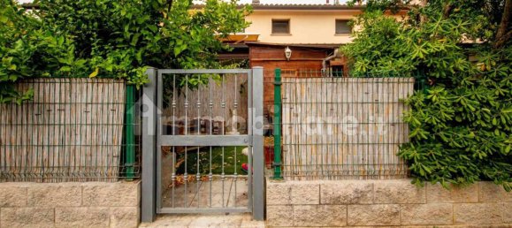 2 Schlafzimmer Wohnung in Cecina, Italy, Nr. 352816 20