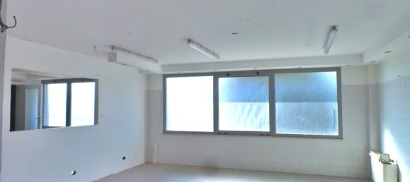 Almacén en Udine, Italy 1000 m² No. 352294 12