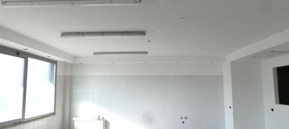 Almacén en Udine, Italy 1000 m² No. 352294 10